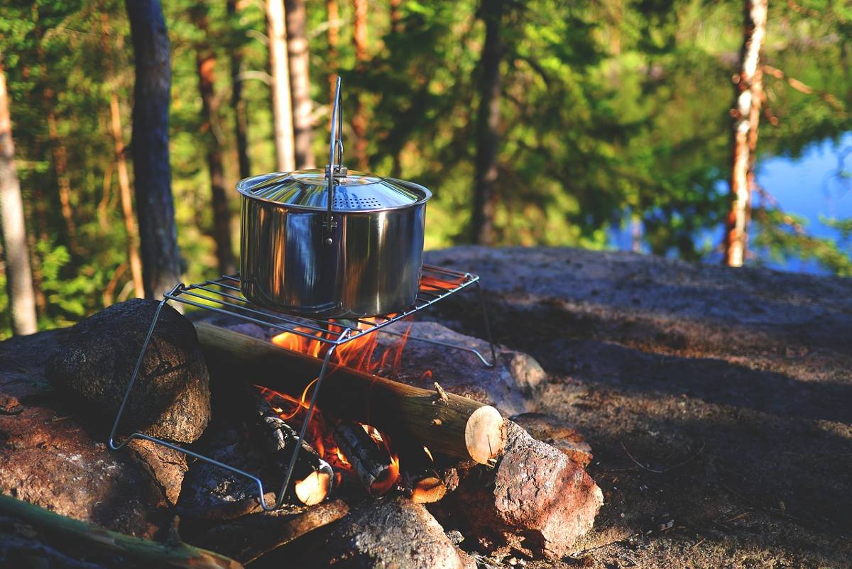 How to cook over a campfire - Ultimate Guide